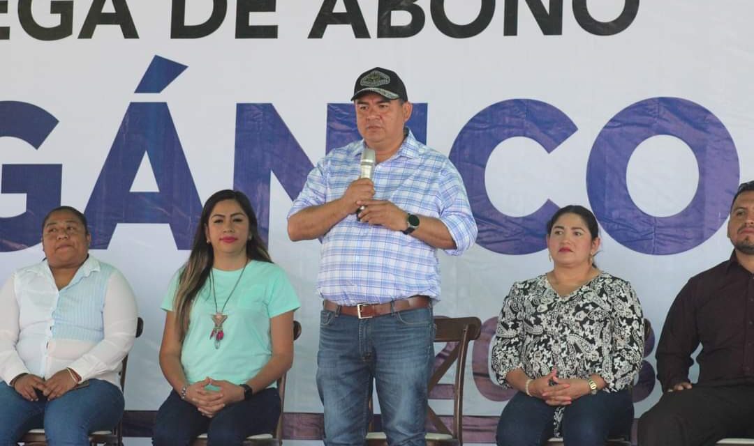 “CUMPLIMOS CON EL COMPROMISO DE DAR ESTE APOYO A NUESTRO PRODUCTORES DE LA ZONA ALTA DEL MUNICIPIO: HELADIO RAFAEL SÁNCHEZ ZAVALA”