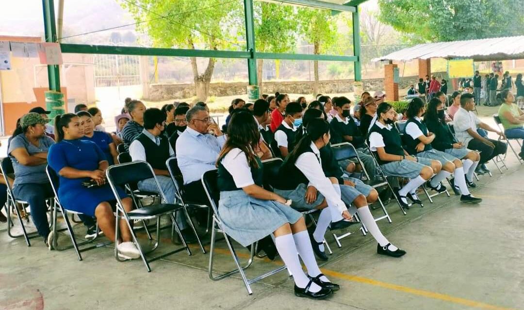 TALLERES A PADRES DE FAMILIA Y ALUMNOS EN YECAPIXTLA DE PREVENCIÓN DEL DELITO.