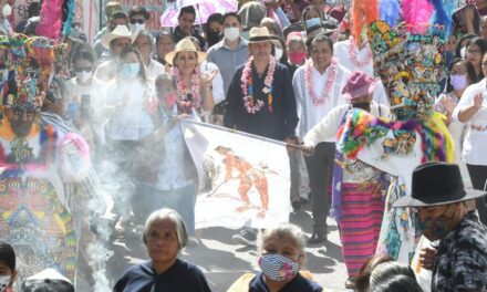 RECIBE RODRIGO ARREDONDO BASTÓN DE MANDO POR REPRESENTANTES DE COMUNIDADES INDÍGENAS DEL ESTADO