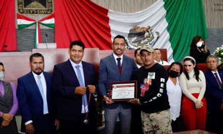 El presidente del Congreso entrega premios al altruismo.