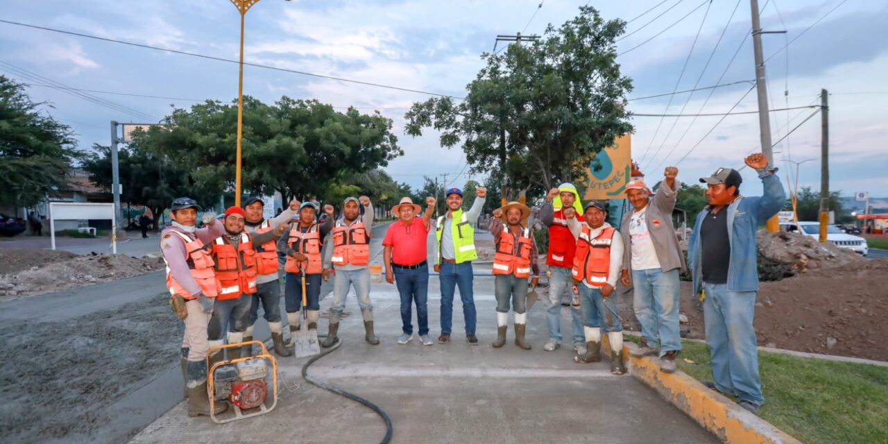 CONCLUYE PAVIMENTACIÓN DE PASEO TLAHUICA