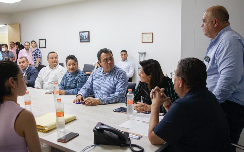 La tarde de este martes, la Secretaría de Movilidad y Transporte (SMyT) continuó las mesas de trabajo con los habitantes del poblado de San Juan Tlacontenco, del municipio de TEPOZTLAN.