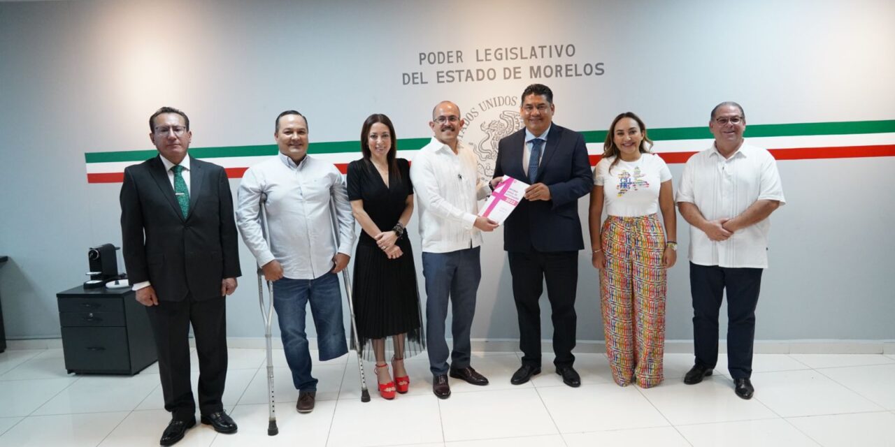 RECIBE PRESIDENTE DEL CONGRESO DE MORELOS, EL 4º INFORME DE ACTIVIDADES DEL TITULAR DE LA CDHM    De acuerdo al párrafo V del artículo 16 de la Ley de la Comisión de Derechos Humanos de Morelos, el titular del organismo debe presentar al Legislativo un informe por escrito dentro de los tres primeros meses del año