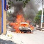 ¡SE QUEMA CARRO EN LA BENITO JUÁREZ!*